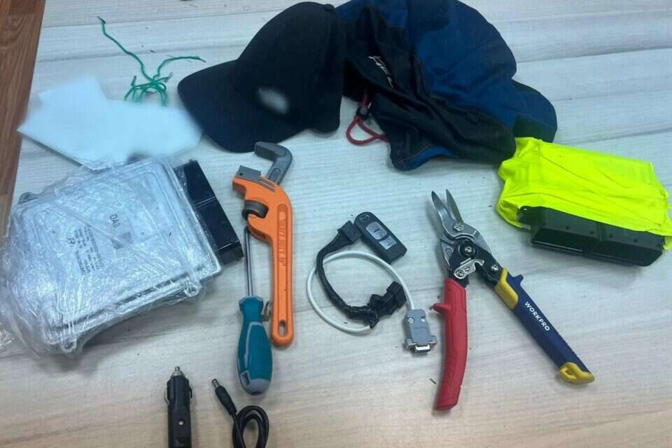 כלי פריצה ומחשבי רכב שנפסו אצל השב"חים , דוברות המשטרה