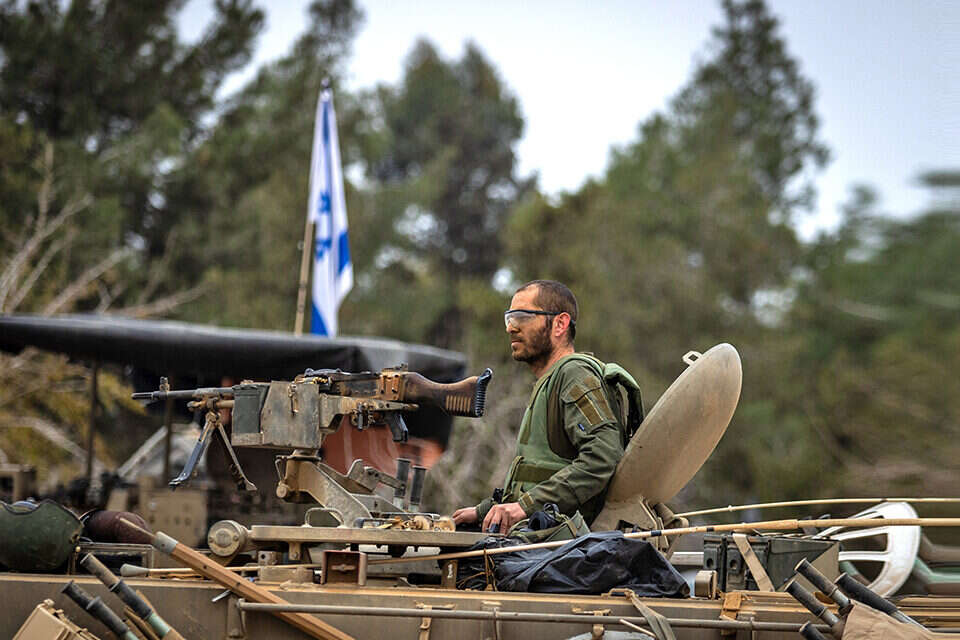 לוחם צה"ל בנקודת כינוס , אורן בן חקון