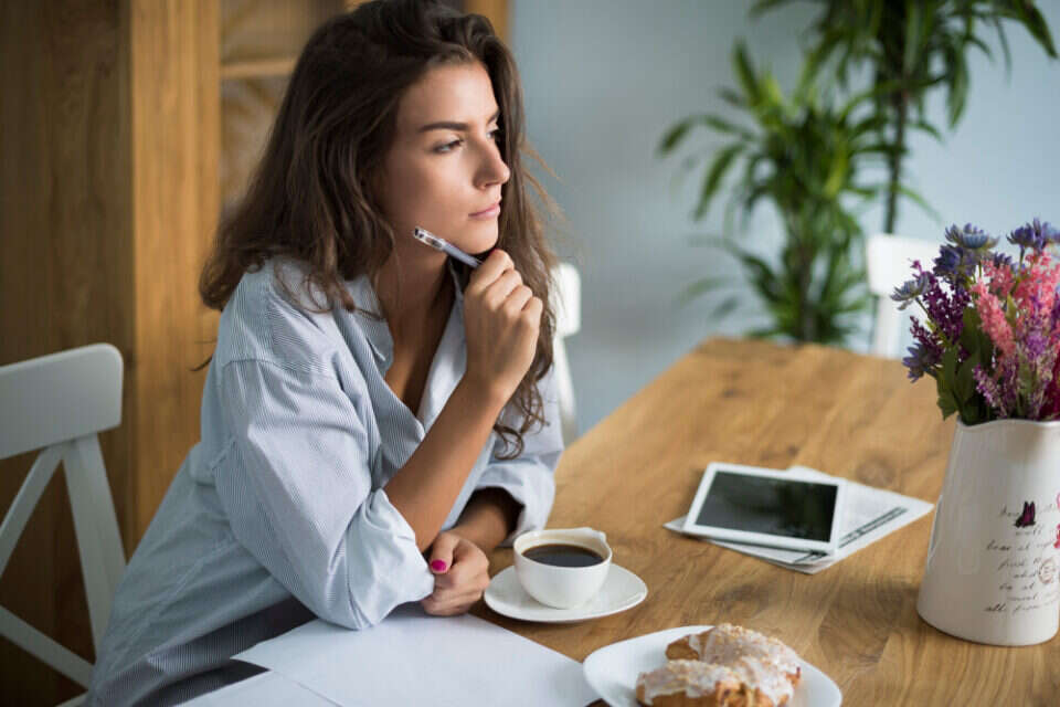 ארוחת בוקר בריאה באמת יכולה לשפר את התפקוד הקוגניטיבי והריכוז , @gpointstudio / Freepik