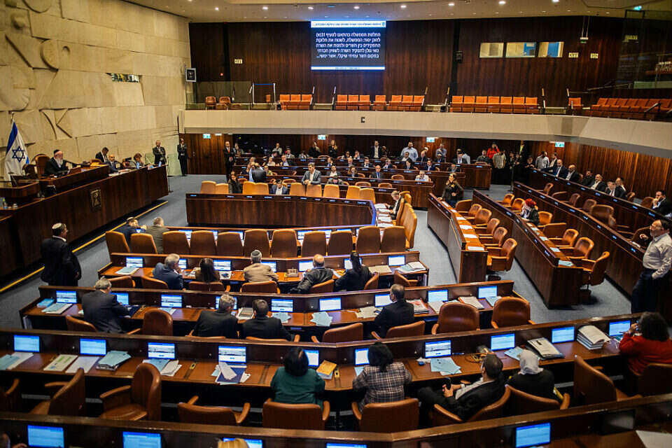 בכירים בממשלה מצעריכים כי הכנסת תפוזר בראשית החורף הבא. מליאת הכנסת , אורן בן חקון