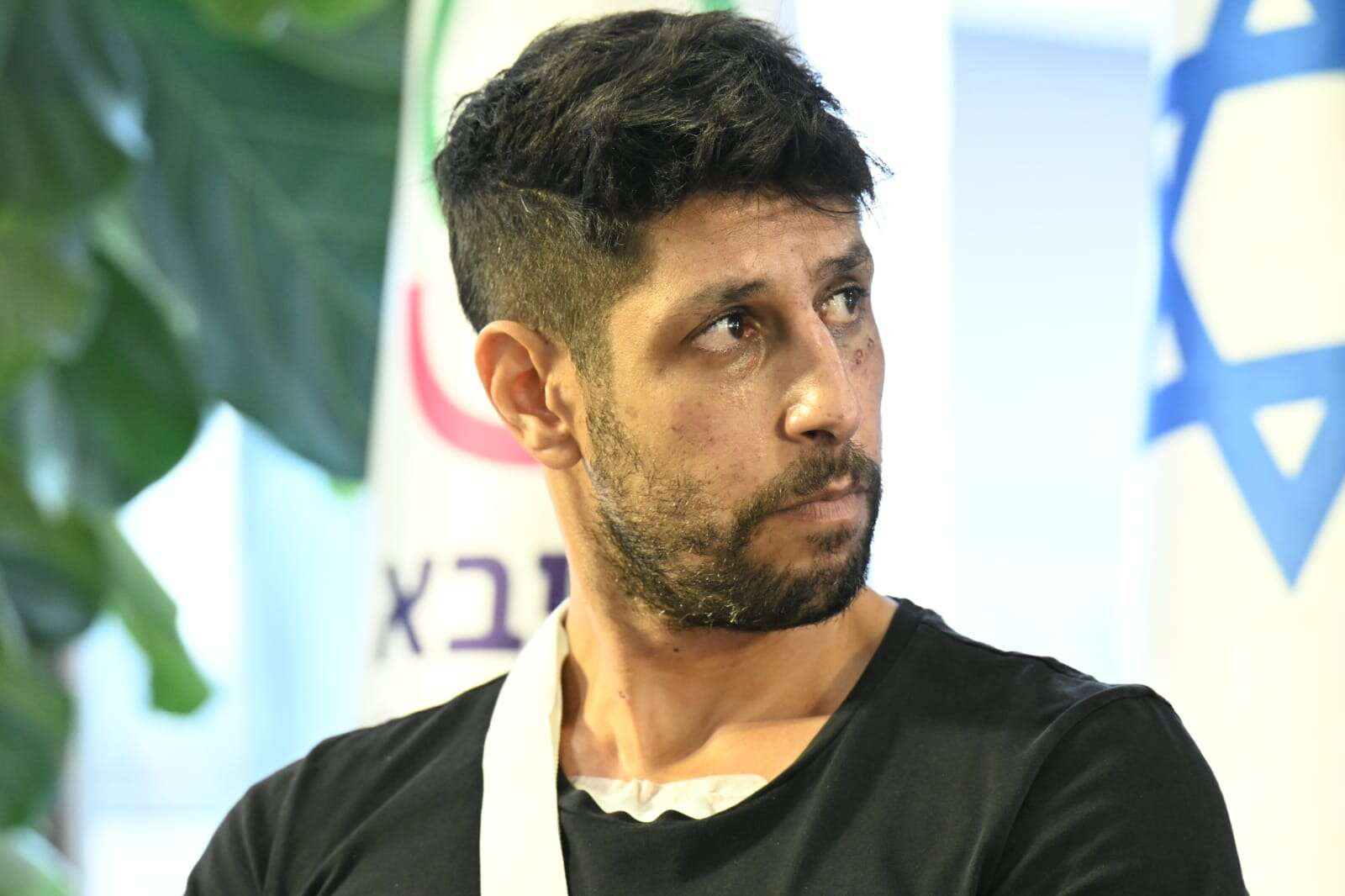 עידן עמדי במסיבת עיתונאים בשיבא אחרי פציעתו (ארכיון) , יוסי זליגר