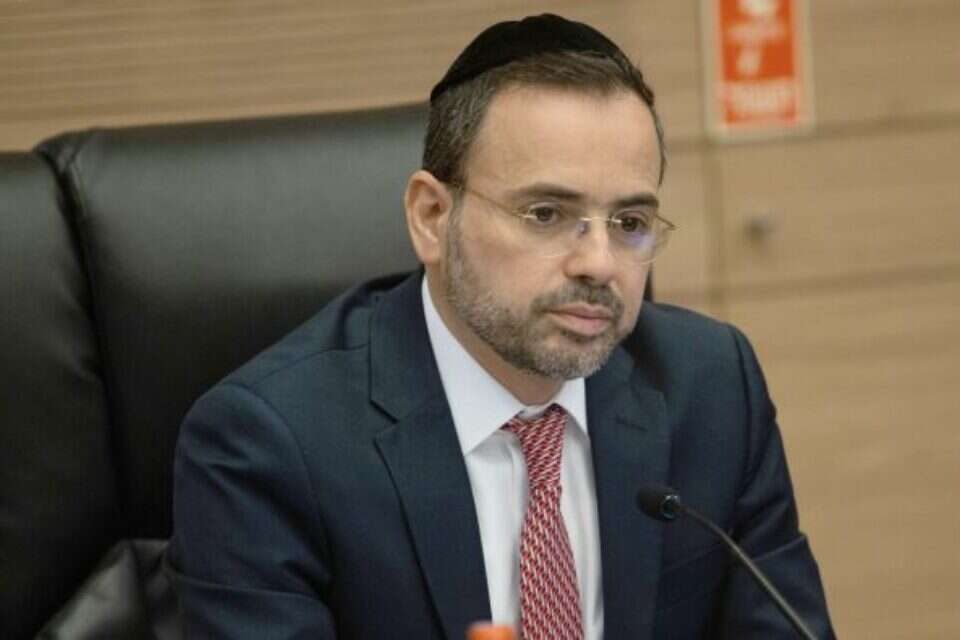 אוריאל בוסו (ארכיון) , אורן בן חקון