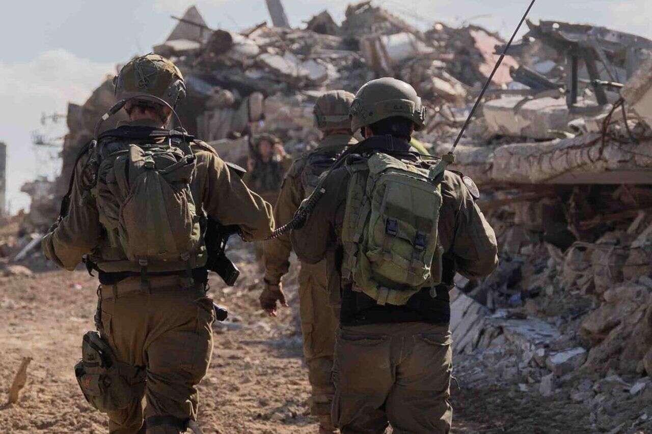 Collect documents from the networks: a complaint against an Israeli soldier staying in Sri Lanka