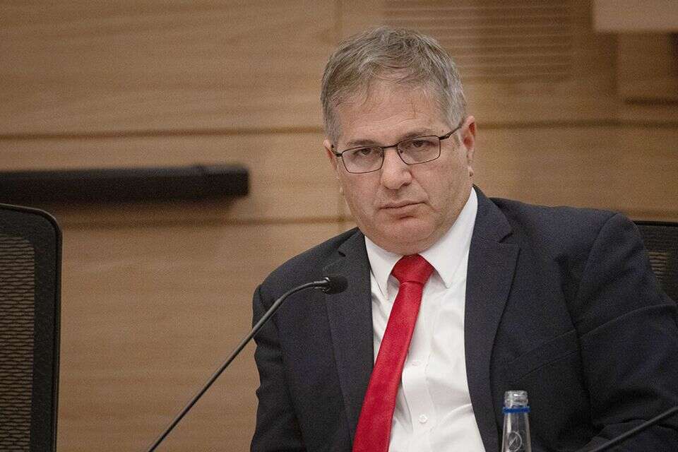 השר יואב קיש , אורן בן חקון