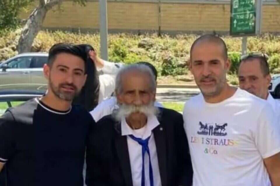 צדוק חממי בעת קבלת פרס יקיר העיר תל אביב , פרטי