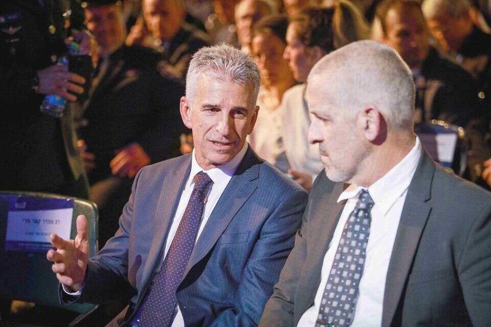 ראש המוסד דדי ברנע וראש השב"כ רונן בר , אורן בן חקון