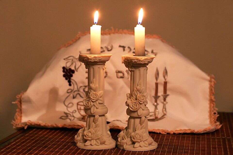 כניסת שבת, יציאת שבת וזמני הדלקת נרות | 10.10.25 | ישראל היום