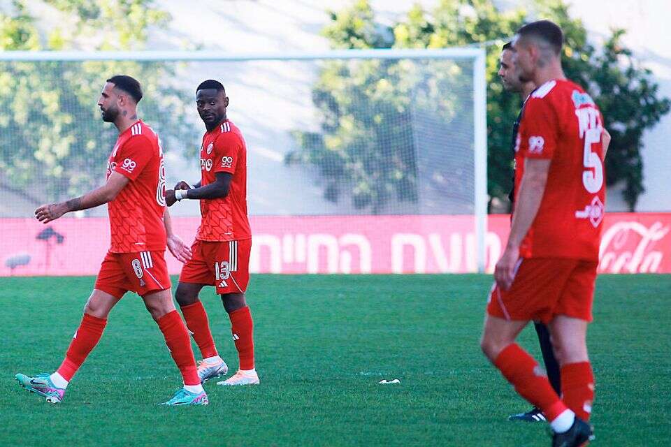 שחקני הפועל תל אביב. האדומים בבעיה רצינית , קובי אליהו