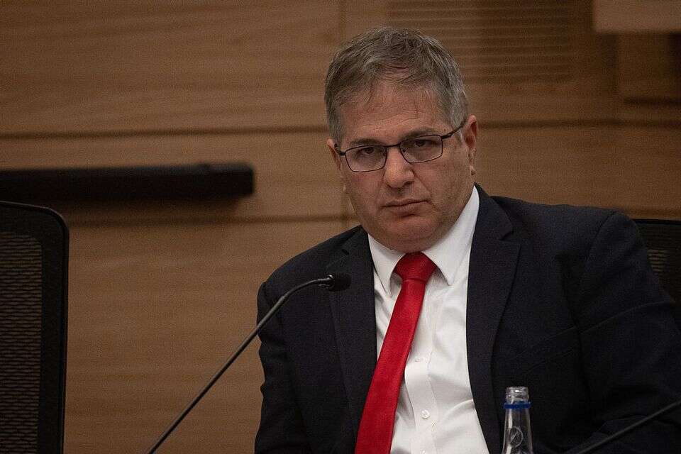 מרבה להחמיא לחינוך הממלכתי-דתי. קיש , אורן בן חקון