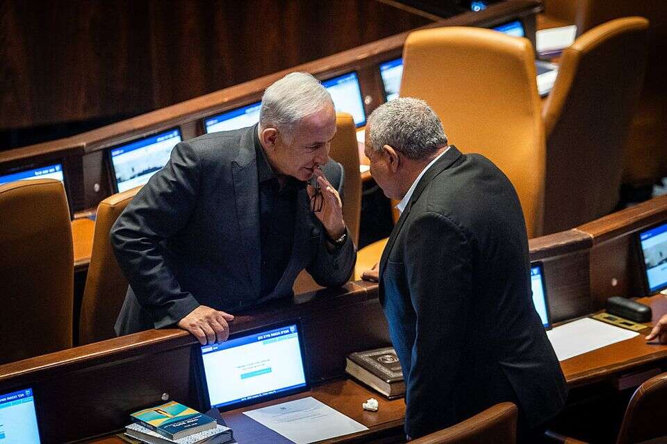 בנימין נתניהו וגדי איזנקוט בכנסת , אורן בן חקון