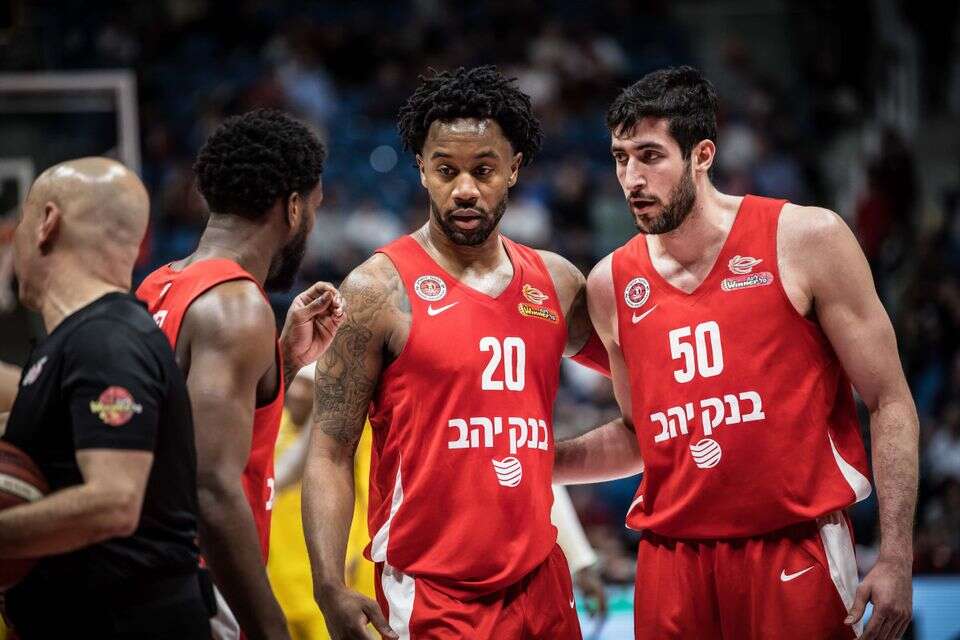 יובל זוסמן עם ליוואי רנדולף , עודד קרני