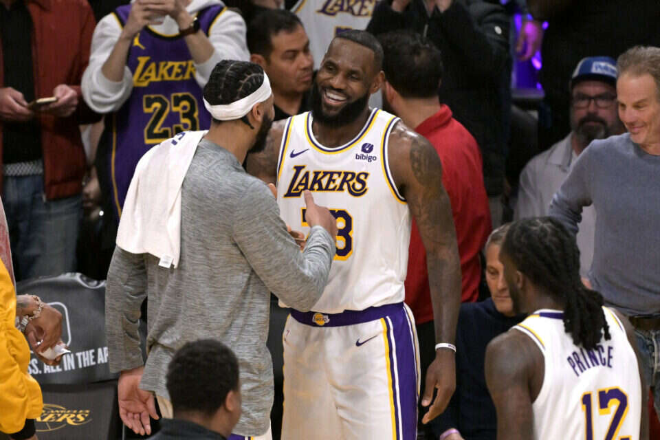 לברון ג'יימס חוגג, הלילה , USA TODAY Sports