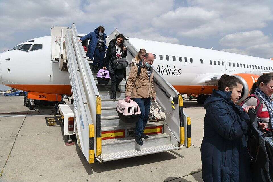 עולים וילדי עולים נדרשים להוכיח את יהדותם באמצעים כמו תעודות ישנות ובדיקות DNA (ארכיון, למצולמים אין קשר לכתבה)  , יוסי זליגר 