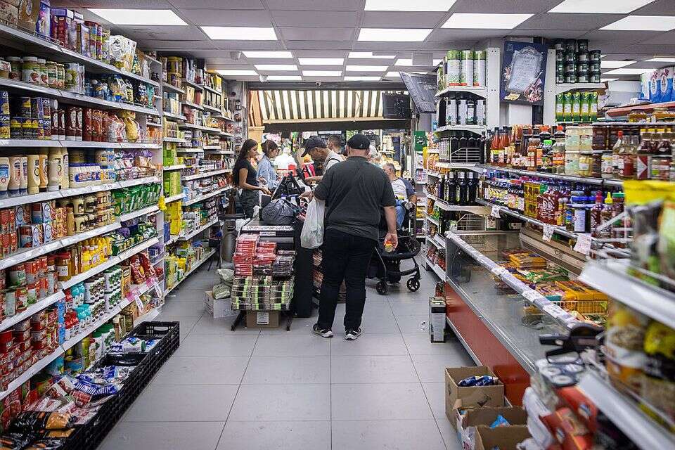 סופר מרקט (ארכיון) , אורן בן חקון
