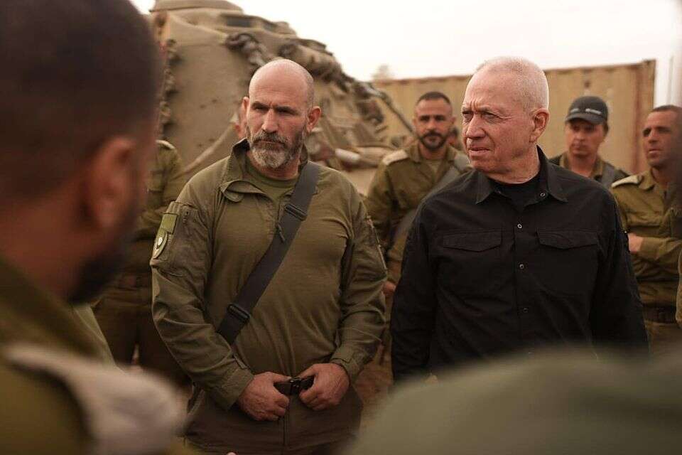 תא"ל דן גולדפוס וגלנט. הקצין קודם למרות הביקורת , אלעד מלכה