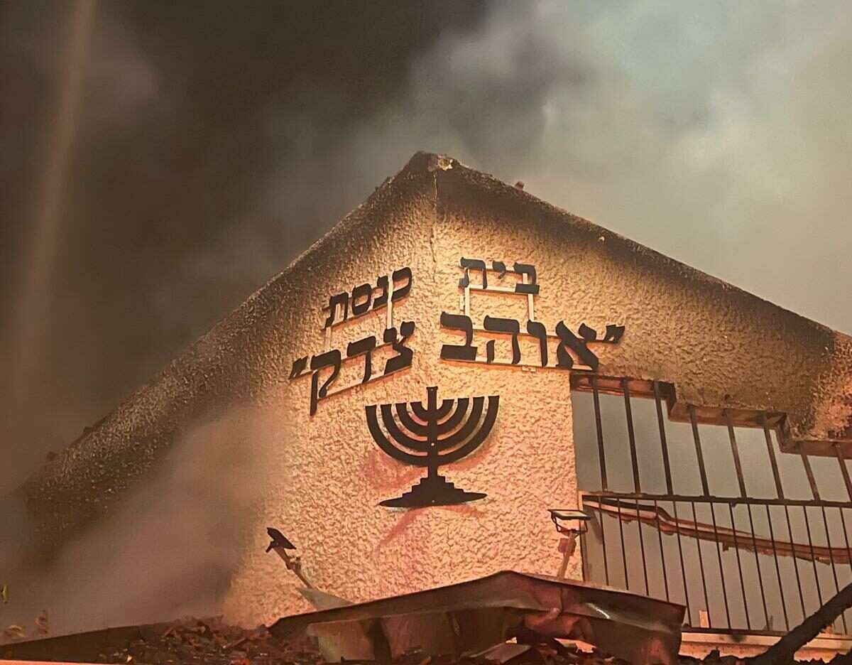 Un incendie dans une synagogue à Kfar Saba, pompiers