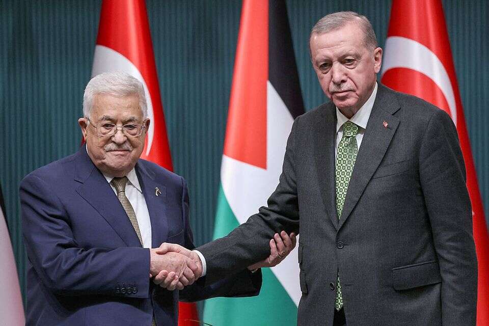 ארדואן עם יו"ר הרשות אבו מאזן באנקרה, החודש , אי.אף.פי