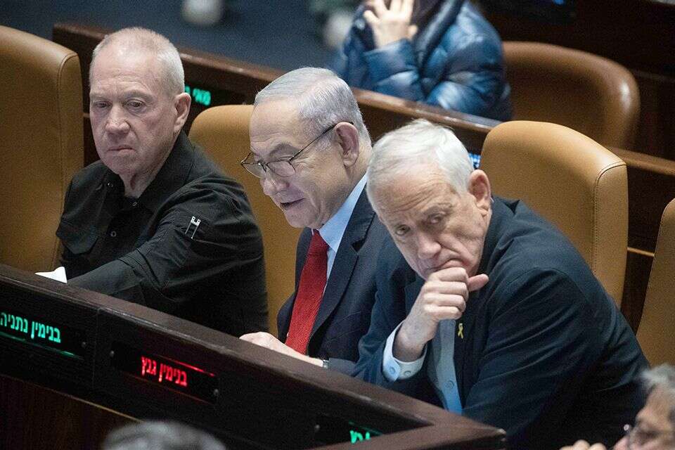 רה"מ נתניהו והשרים גנץ וגלנט (ארכיון) , אורן בן חקון