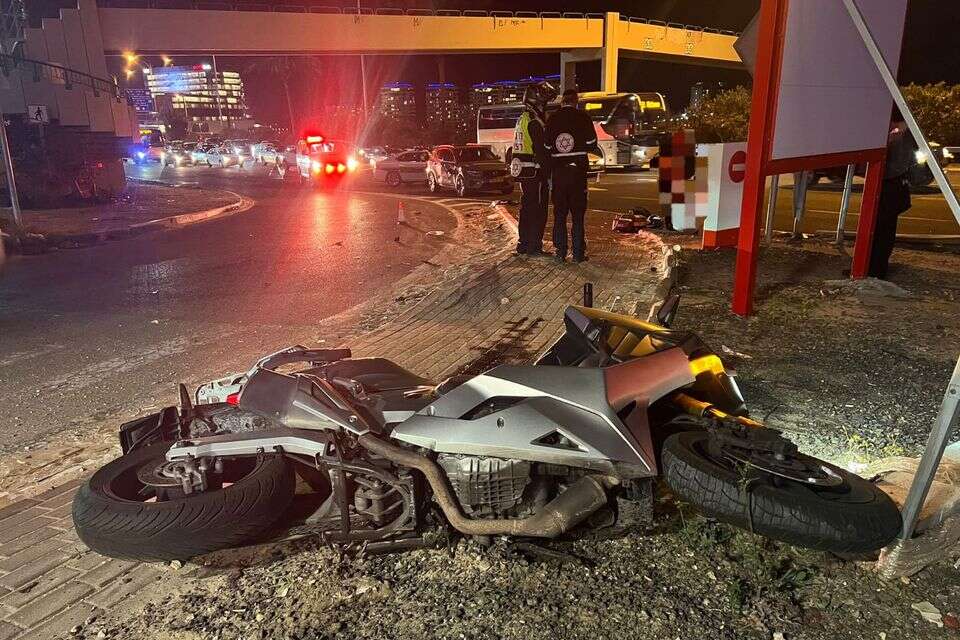 גבר כבן 40 במצב אנוש אחרי תאונת דרכים סמוך למחלף גלילות מערב (ארכיון) , תיעוד מבצעי מד"א
