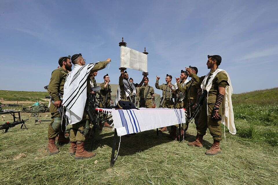קריאת ספר תורה בשטח , אורן כהן