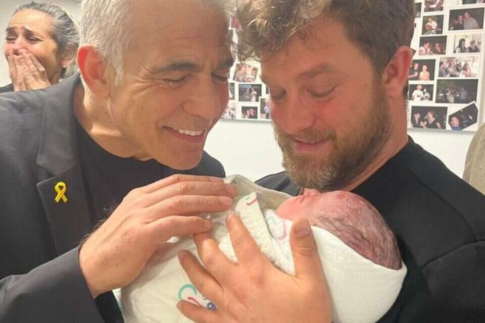 סבא לפיד , ללא