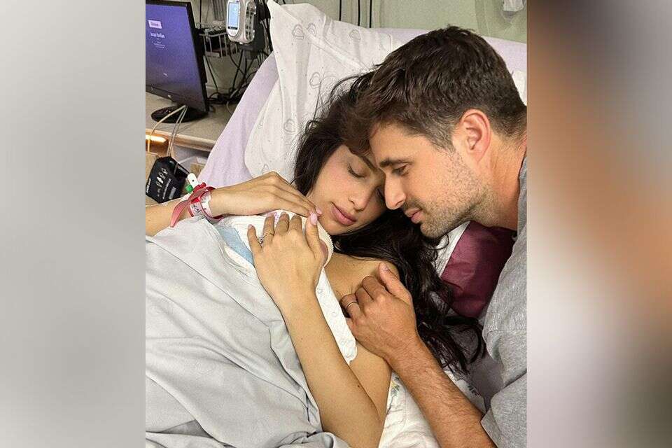 דורין דותן פרקש ובעלה עומר, לצד בתם , ללא קרדיט