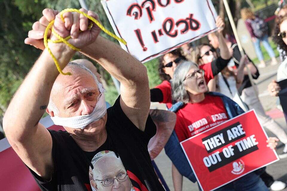 קרובי החטופים חוסמים כביש, השבוע , אי.אף.פי