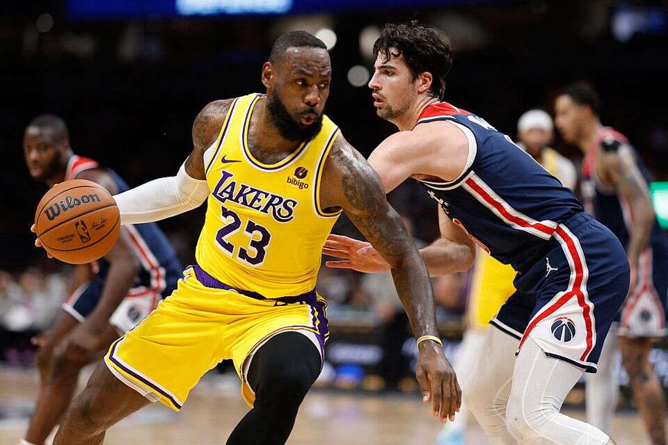 לברון ג'יימס מול דני אבדיה , USA TODAY Sports