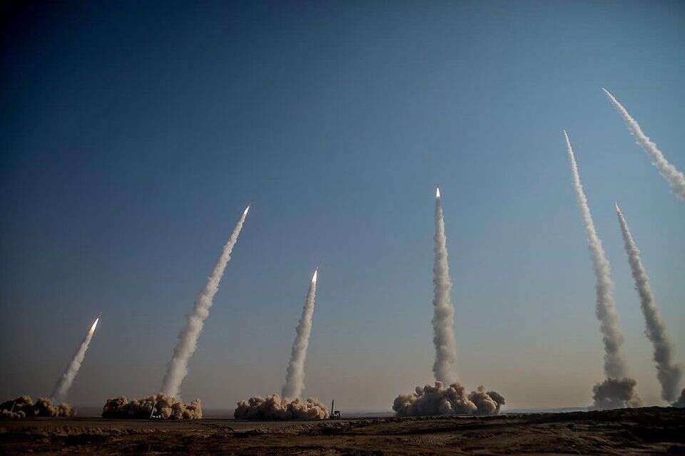 שיגור טילים במהלך תרגיל של "משמרות המהפכה" (ארכיון) , אי.פי.אי