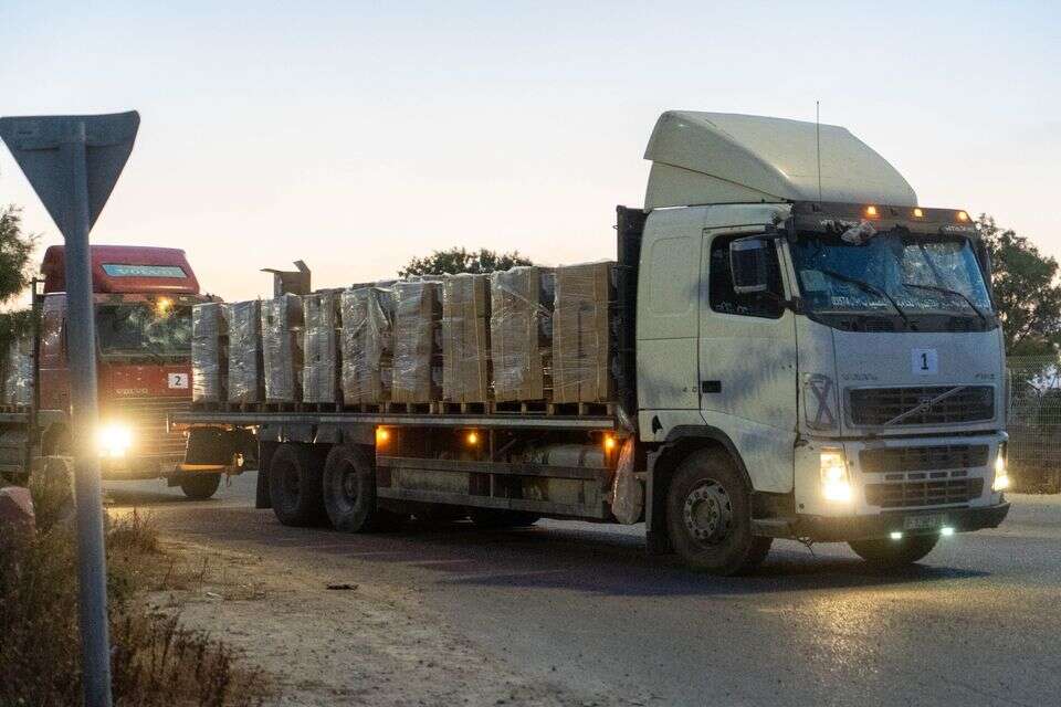 משאיות סיוע , דו"צ