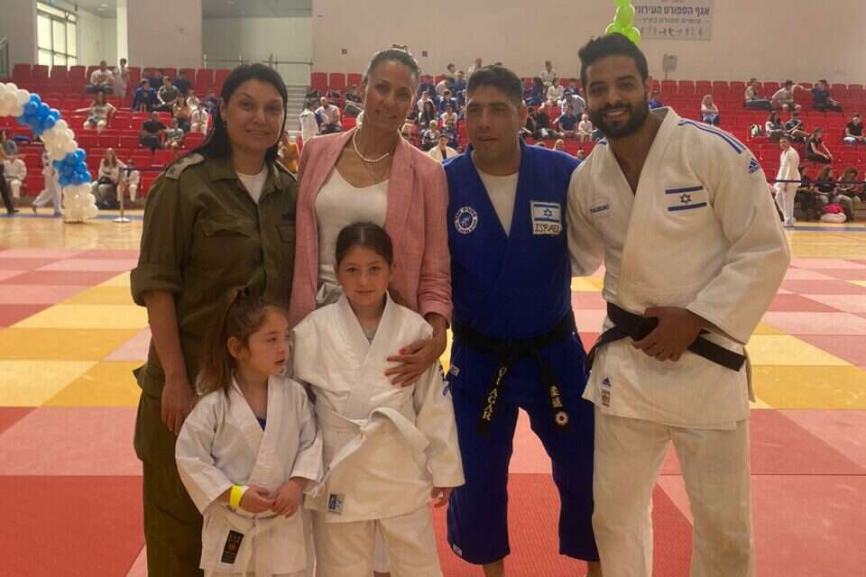 מוקי הבוקר בב"ש , יחץ ערכים בספורט