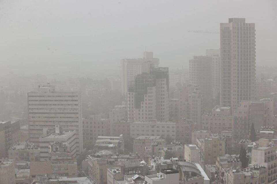 Sharabi weekend and heavy fog - when will the rain wash away the dust?