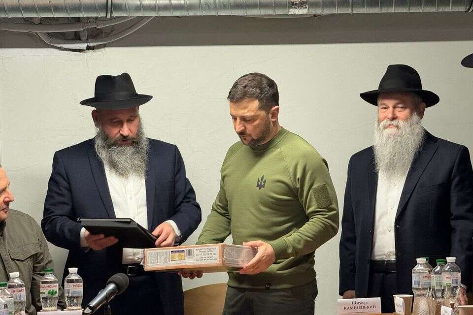 "הרוסים רוצים לכלותנו. פה ובישראל צריכים נס" זלנסקי , Collive/FJCU קרדיט
