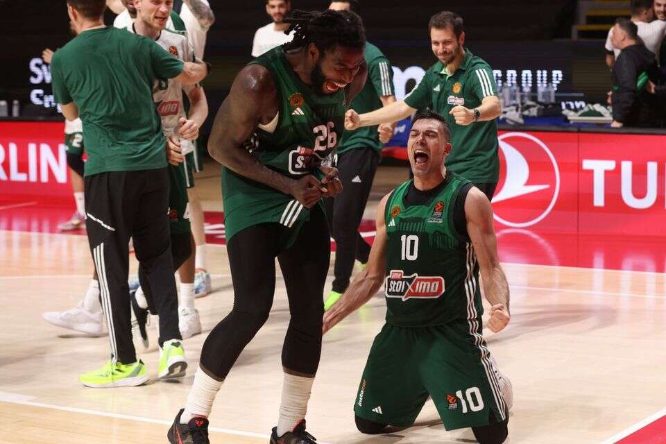 שחקני פנאתינייקוס בטירוף , EPA