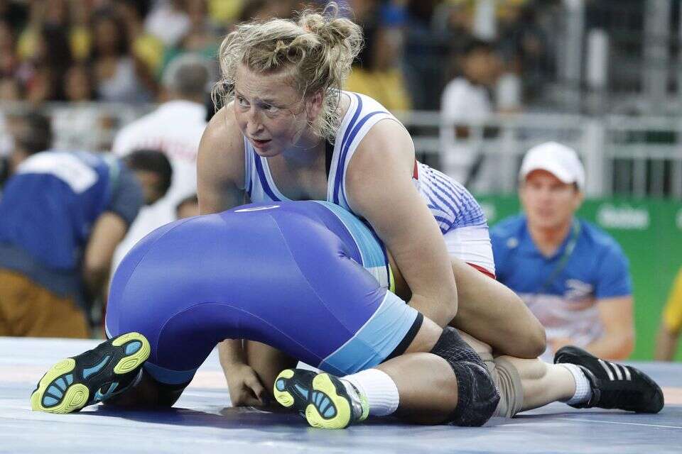 אילנה קרטיש בריו 2016. "רק מחשבות חיוביות" , אי.אף.פי