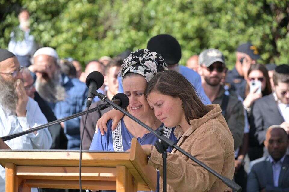 אבישג ליבמן, אמו של אליקים סופדת לו בבכי , מאיר אליפור