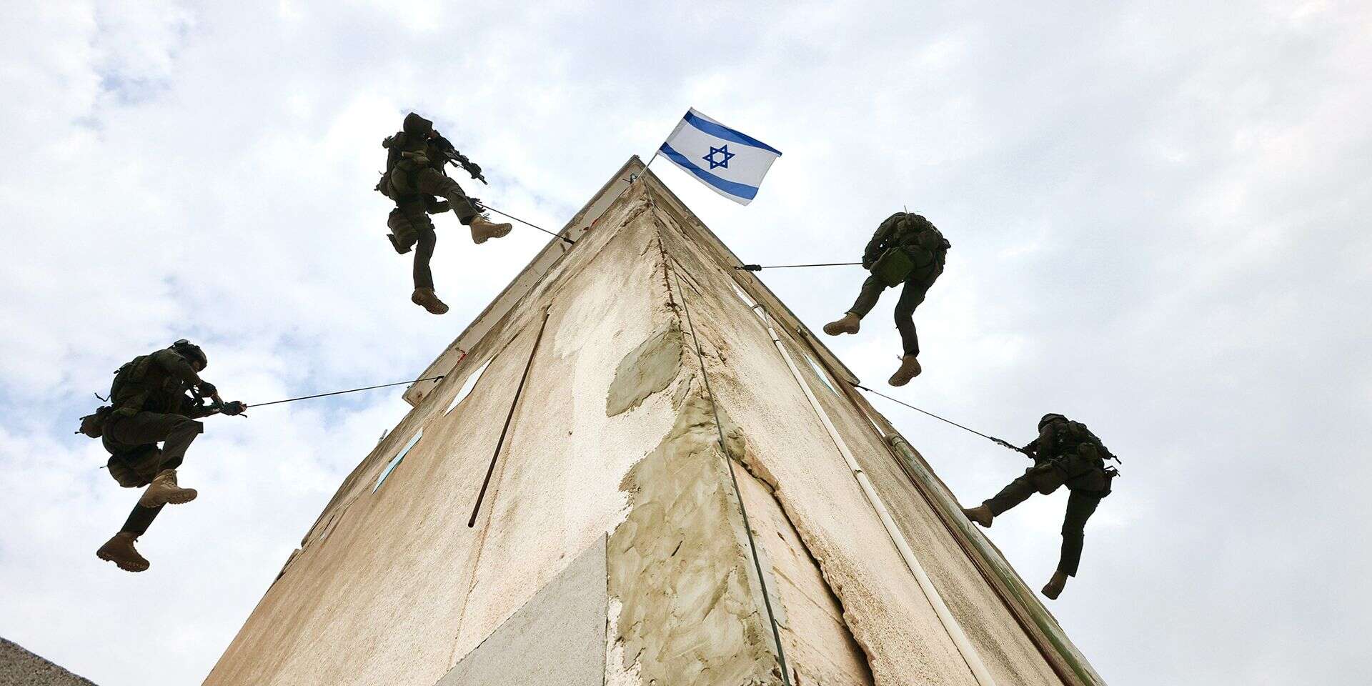 "אחד מהמקצועות הייעודיים הוא נושא הלחימה מלמעלה, למשל בסנפלינג" , אורן כהן