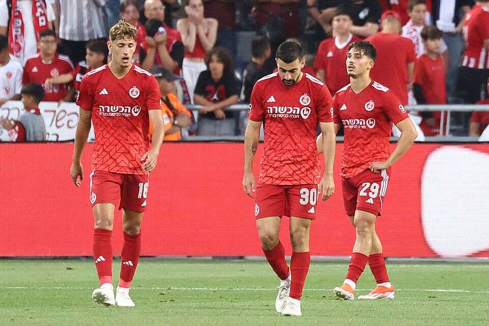 שחקני הפועל תל אביב בעונה שעברה. כרגע לא מדברים איתה על זה , דני מרון