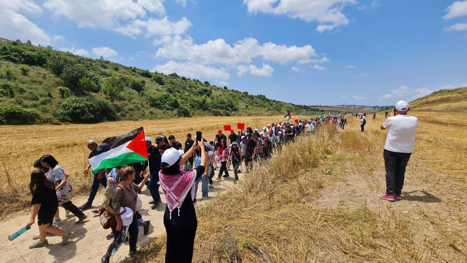 מקומם: אלפי ערבים ישראלים צעדו עם דגלי פלשתין בגליל התחתון