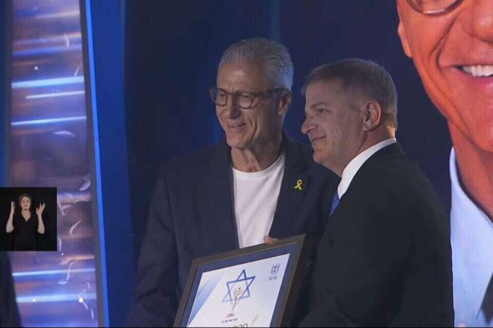 מיקי ברקוביץ' מקבל את פרס ישראל , צילום מסך