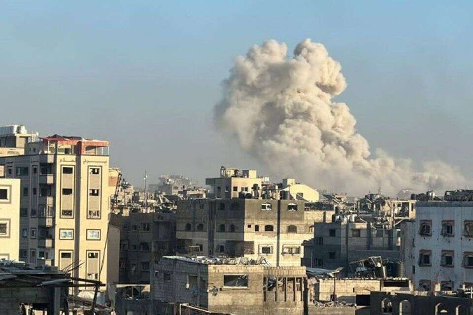 הפלשתינים מדווחים על תקיפות במחנה הפליטים ג'באליה, צפון הרצועה , רשתות ערביות