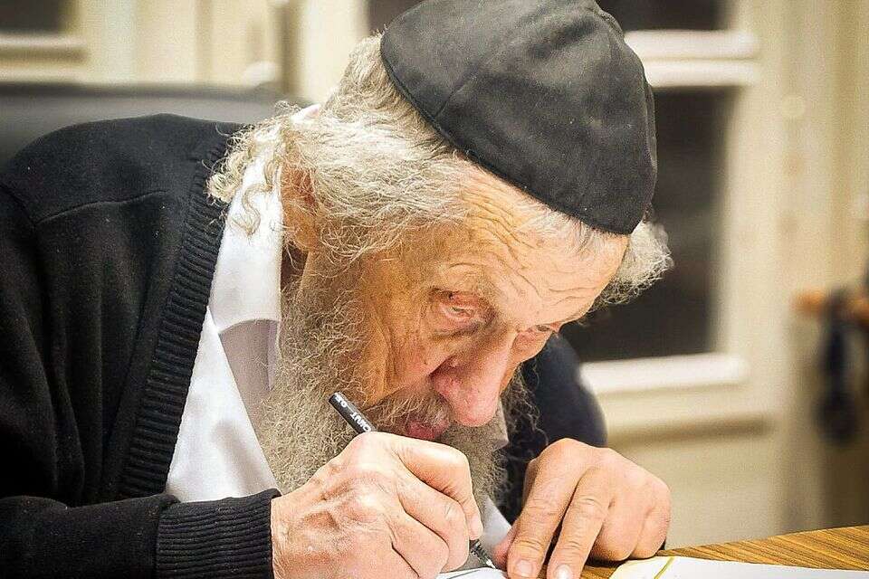 The leader of the Lithuanian public declares: "No matter what - even one yeshiva member will not enlist"