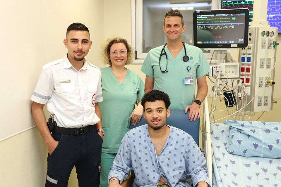 ד״ר ישי סקלי, איתי ארז, האחות אירה פוזלוכרם קבהא במפגש בביה"ח , ג'ני ירושלמי / איכילוב