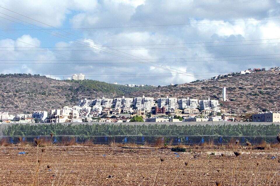 טירת הכרמל , ויקיפדיה