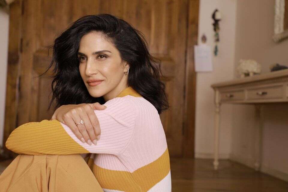 מגי אזרזר  , טל עבודי