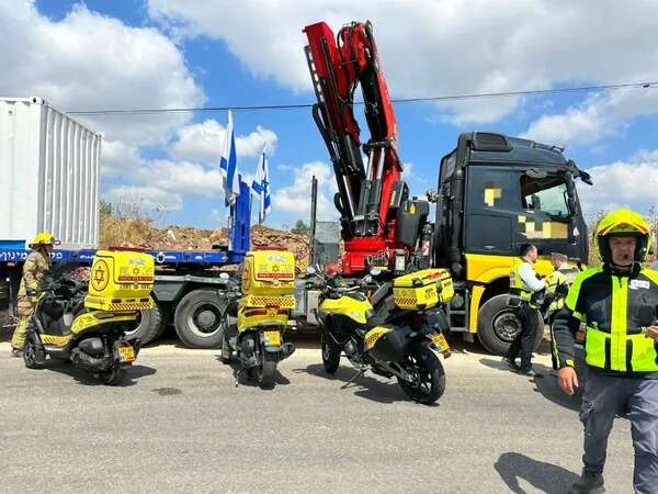 תאונת עבודה קטלנית בצפון: פועל נהרג מפגיעת מנוף