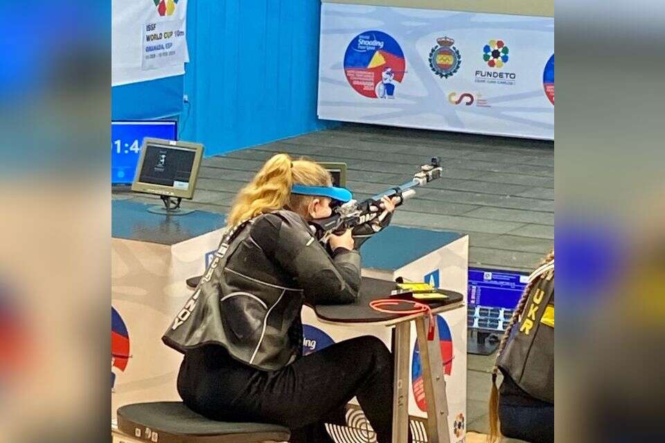 יוליה צ'רנוי בפעולה. מצפה למדליה בפריז , דובי טל