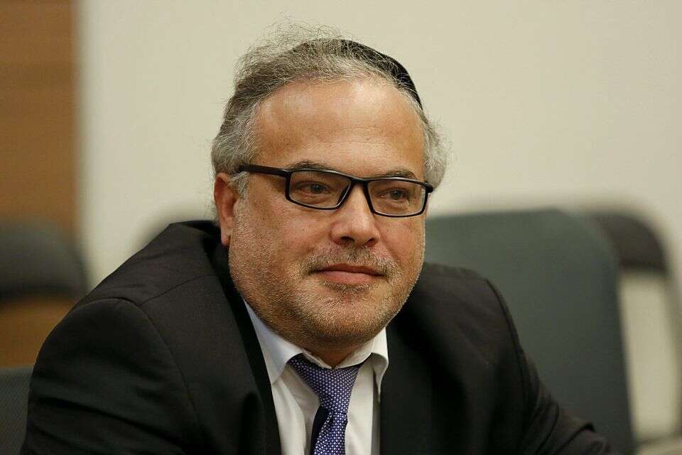 יוסף שווינגר , דודי ועקנין