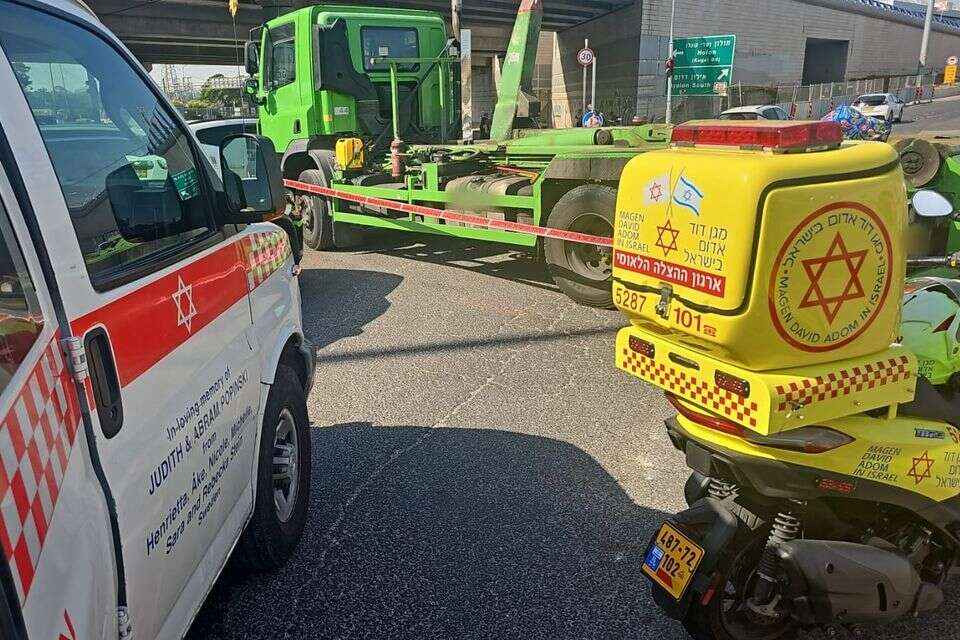 זירת תאונת דרכים במעורבות משאית (אילוסטרציה, ארכיון) , דוברות מד"א