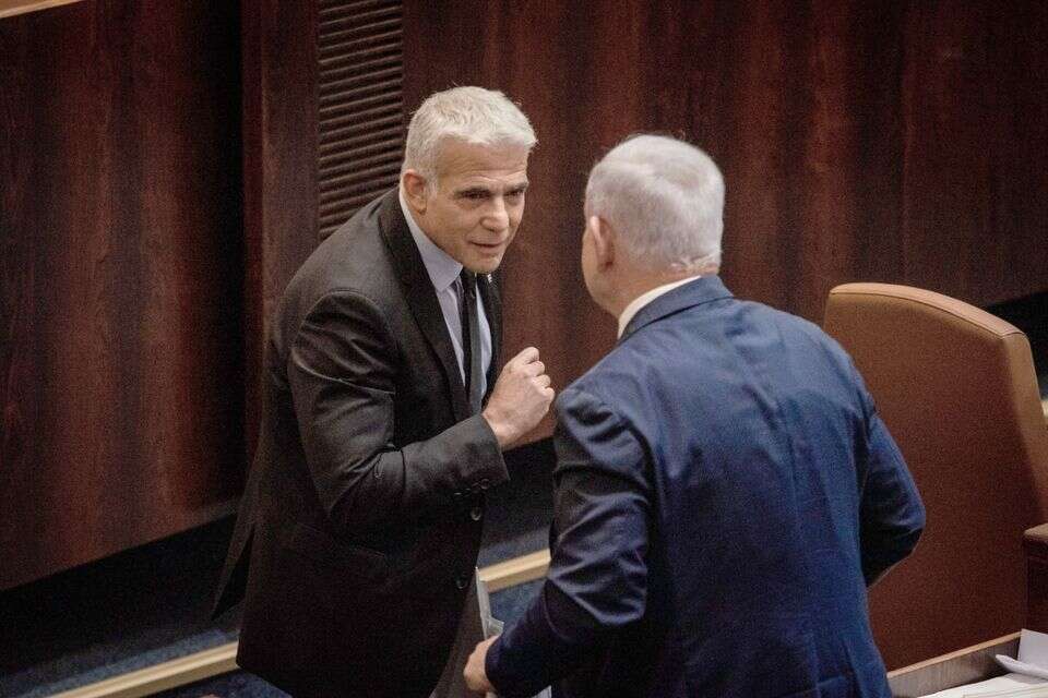 לפיד ונתניהו במליאת הכנסת , אורן בן חקון